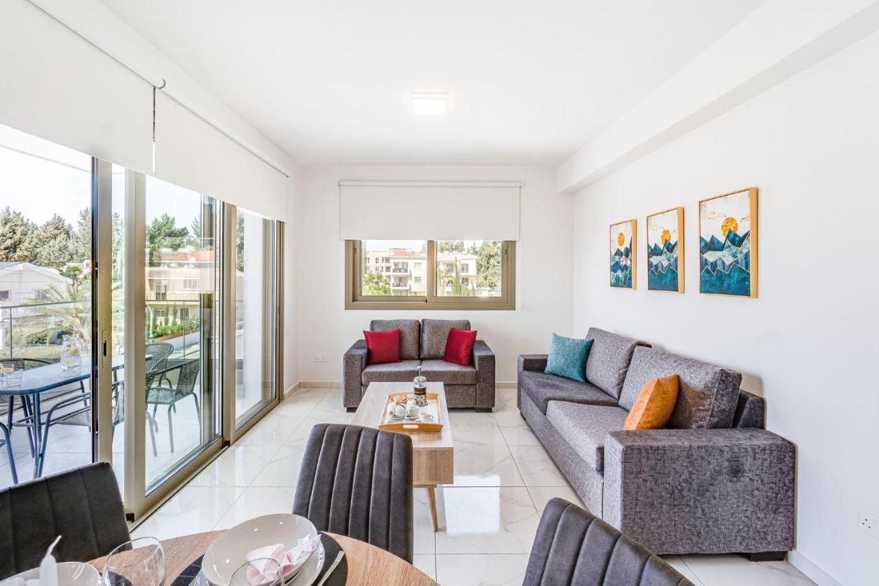 Adolina Apartments By Ezoria Villas Paphos Exteriör bild