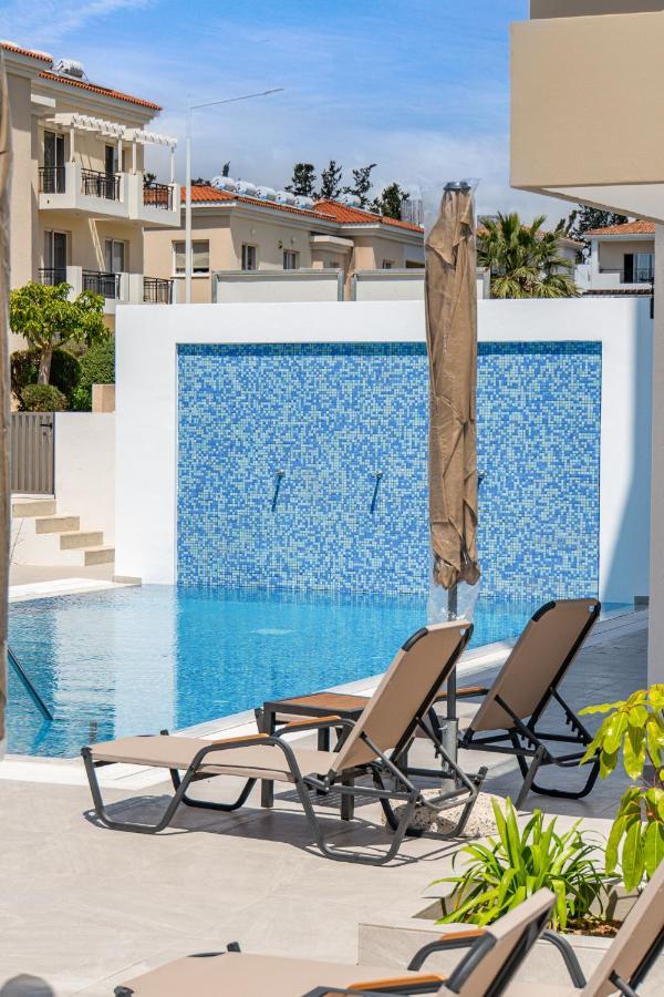 Adolina Apartments By Ezoria Villas Paphos Exteriör bild