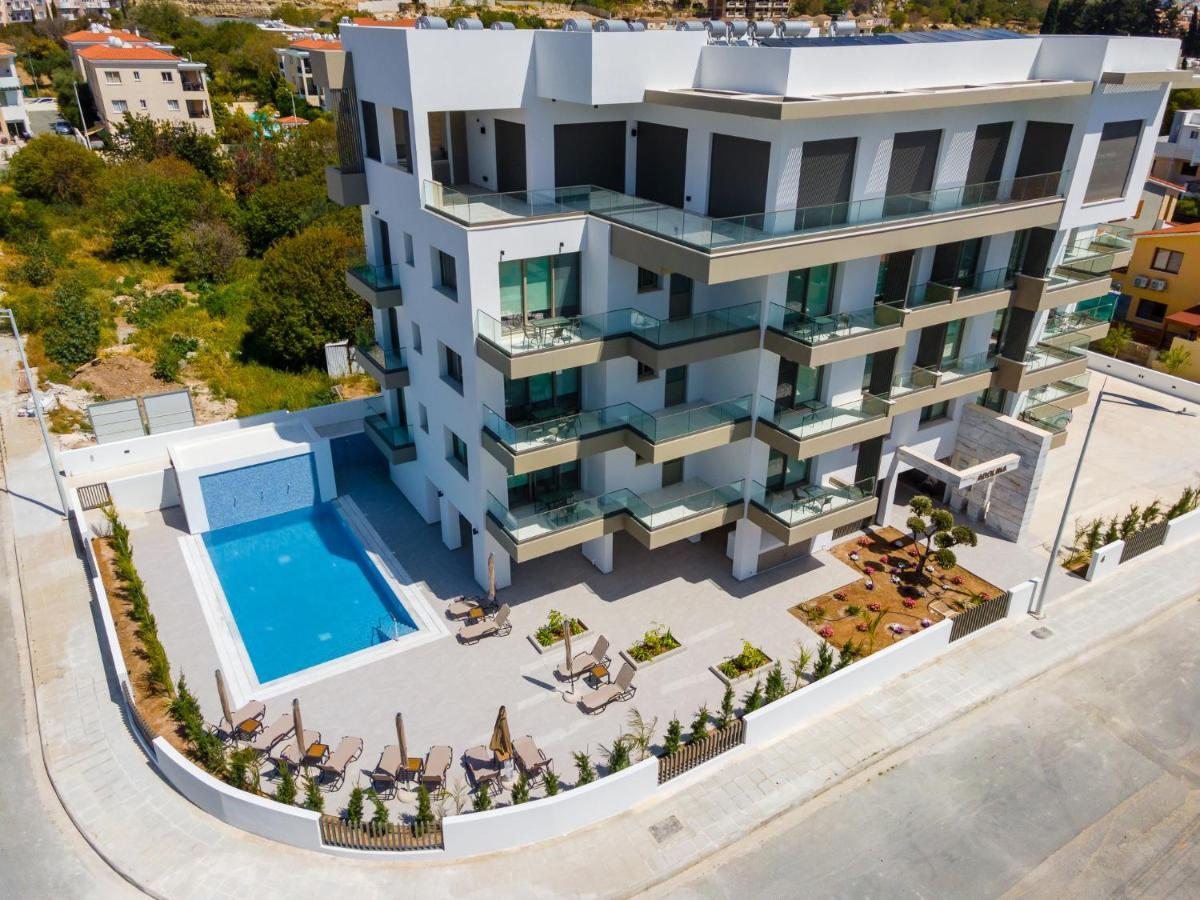 Adolina Apartments By Ezoria Villas Paphos Exteriör bild